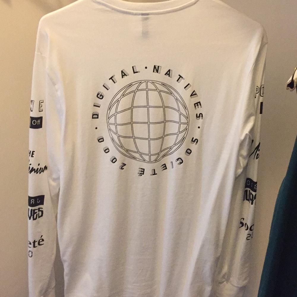 Cool long sleeve white shirt